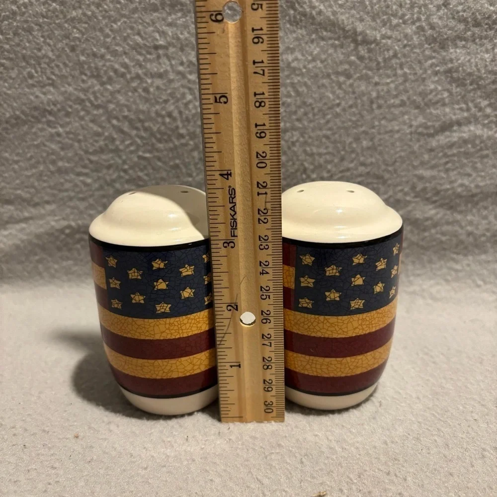 Jay Import Liberty Colonial American Flag Patriotic Salt & Pepper Shakers Set
